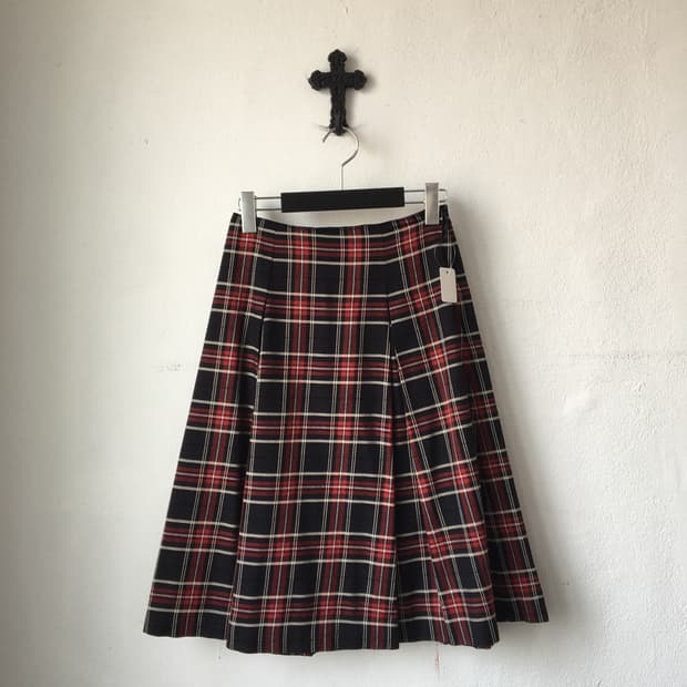 Check pattern pleats skirt