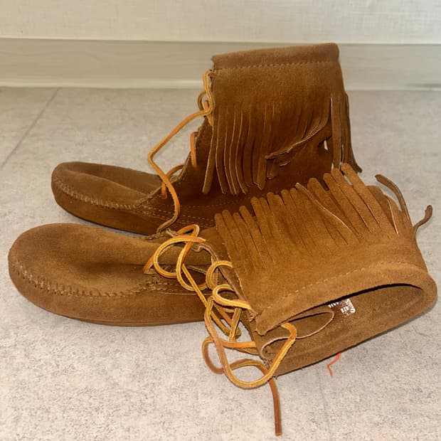 미네통카 가죽 프린지 부츠