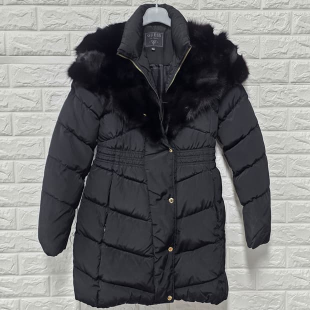 택포// 게스 블랙 퍼 다운 패딩 S