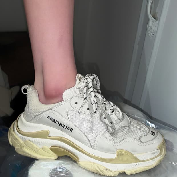 발렌시아가 트리플에스