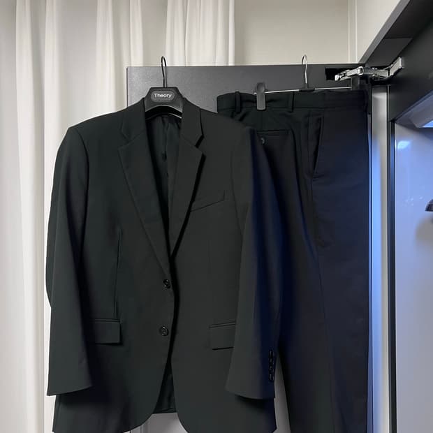 띠어리 뉴테일러 블랙 셋업 정장 수트 세트 40,31