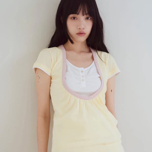 오피쉬 Shirring U neck T-shirts, Yellow