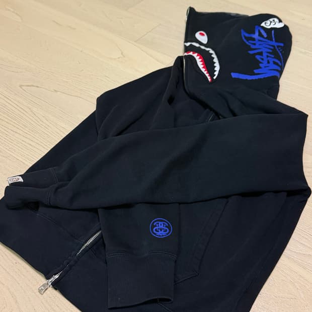 베이프 x 스투시 콜라보 샤크 후드집업