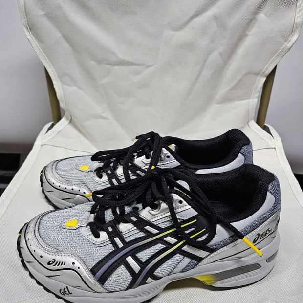 아식스 젤1060 미드그레이 245