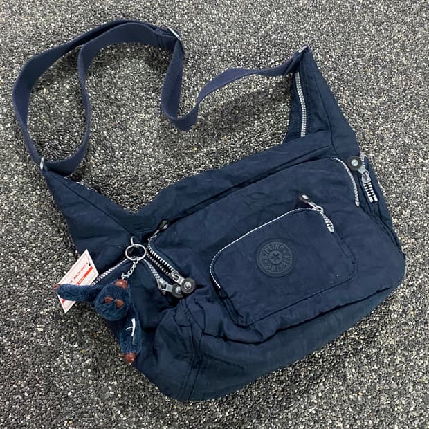 키플링 키링 네이비 멀티포켓 숄더 크로스백 B4424