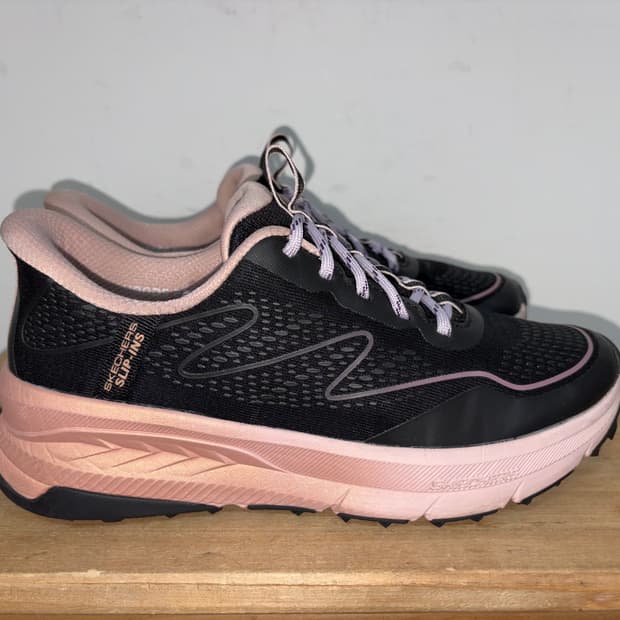 스케쳐스 슬립인스 스위치백 240