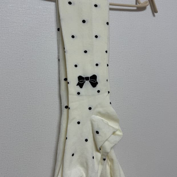 아이보리 도트 리본 타이즈