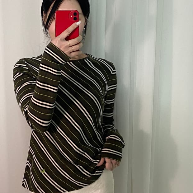 버버리 사선 스트라이프 기마로고 니트