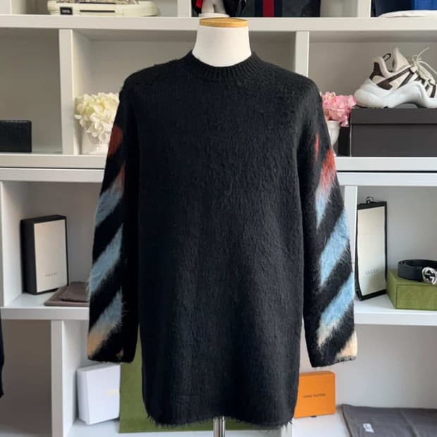 오프화이트 모헤어 니트