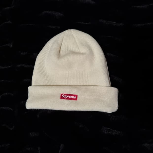 슈프림 뉴에라 샵 비니 