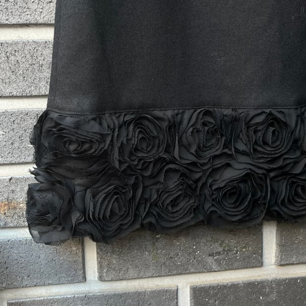 KETTY 로즈 장식 스커트