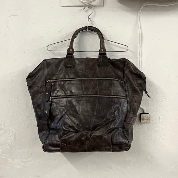 드리스 반 노튼 아카이브 레더 빅 토트백