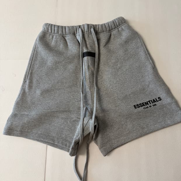 에센셜 다크오트밀 쇼츠 XS