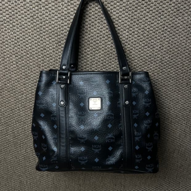 MCM 비세토스 블랙 쇼퍼백
