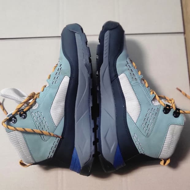 자라( ZARA )트레킹화 ( 사이즈 265mm )