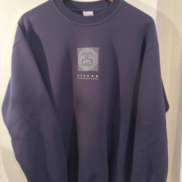 Early 00s sweatshirt…