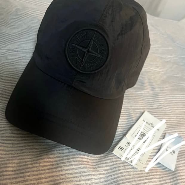 스톤 아일랜드 메탈 나일론 볼캡 xl