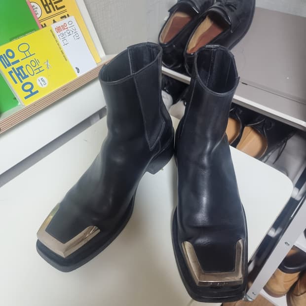지방시 스틸토 부츠 42