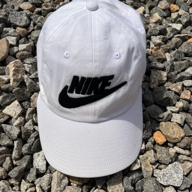 나이키 자수 볼캡