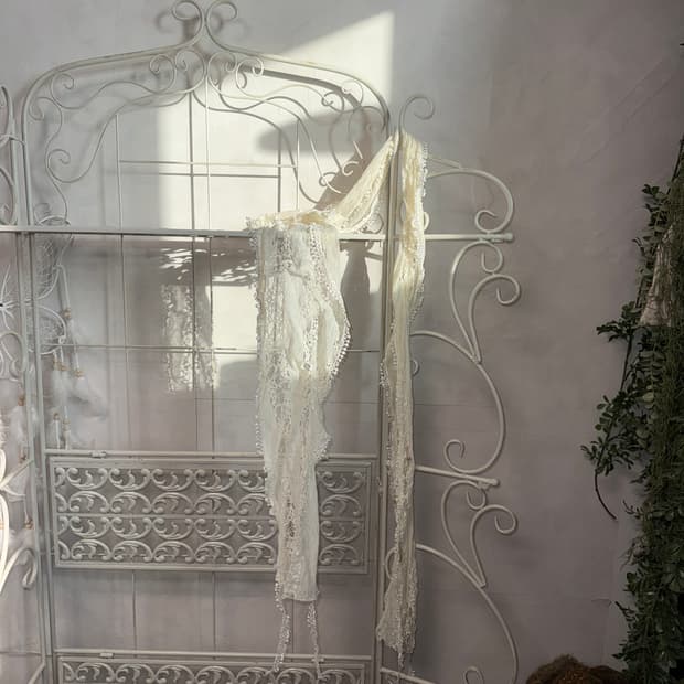 Ivory grunge floral lace scarf