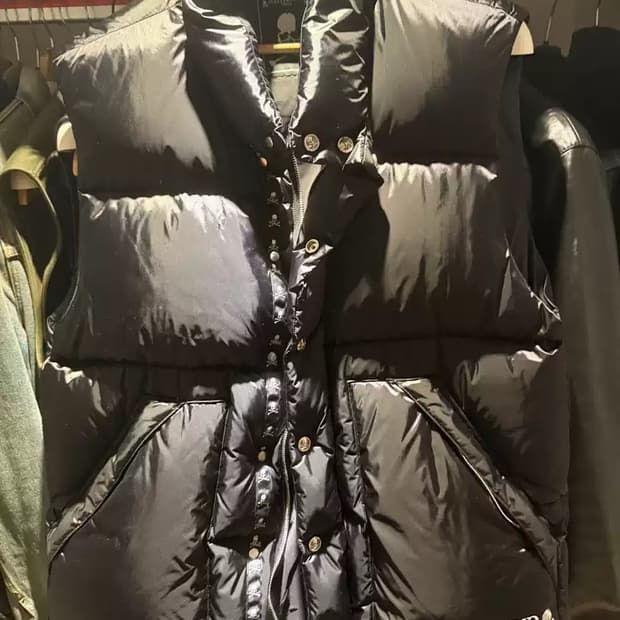 매장가500 판매가250 정품 마스터마인드 월드 페더 조끼 패딩S사이즈