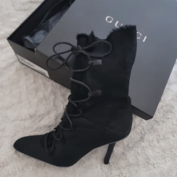 구찌 무스탕 부츠