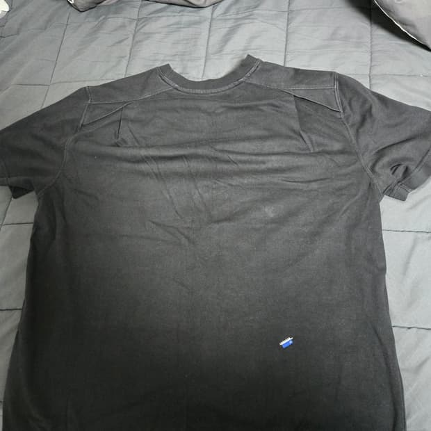 아더에러 반팔티