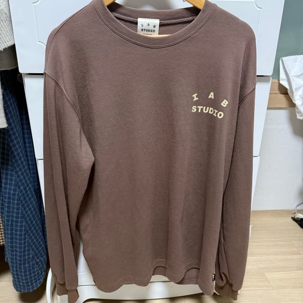 아이앱 스튜디오 롱슬리브 초코 크림 L