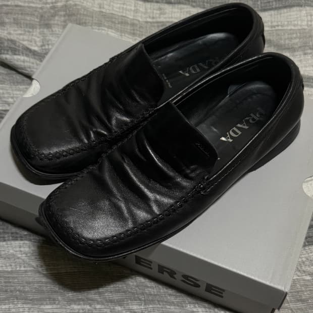[270] 00’s Prada Low Flat Loafers