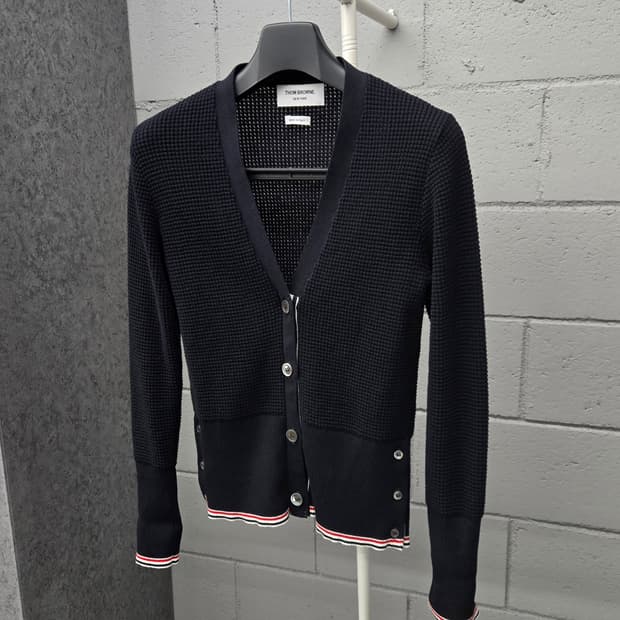 백화점판 / 톰브라운 RWB 삼선 와플 가디건 38