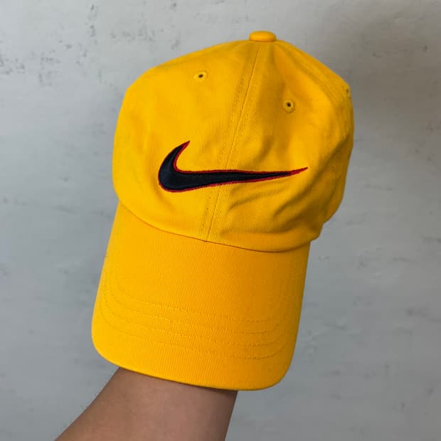 나이키 90s 올드스쿨 스우시 볼캡 옐로우