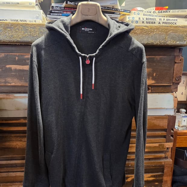 키톤 후드 짚업 