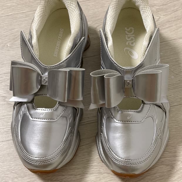 슈슈통 아식스 젤 키네틱 플루언트 퓨어 실버 화이트 38