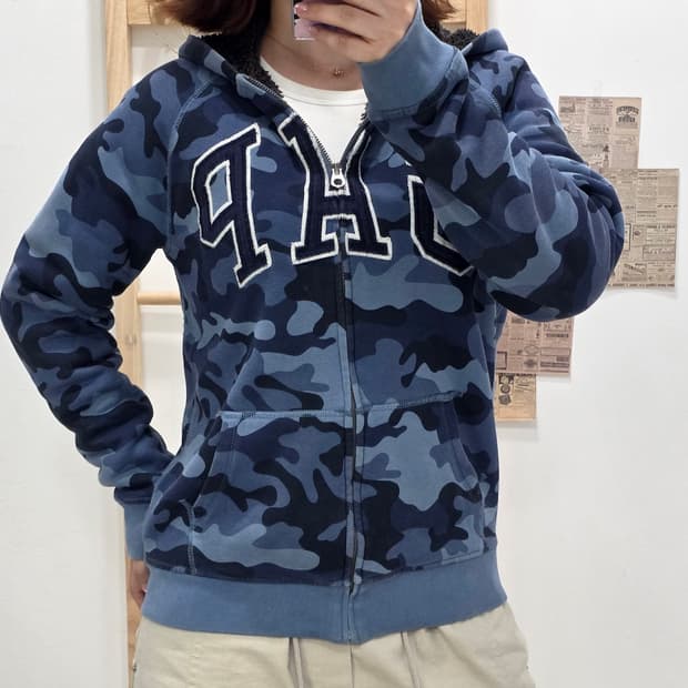 [프립]XXL/ 갭 키즈 양털 후드집업 카모 패턴 블루