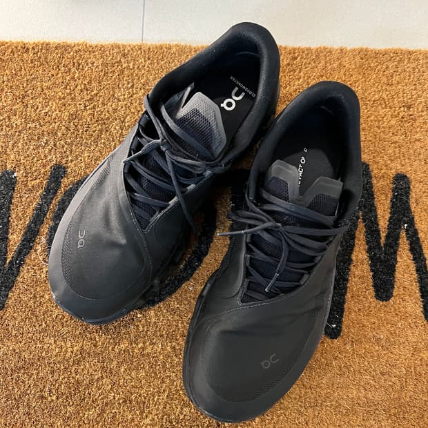 온러닝 파프 클라우드 몬스터 블랙 300