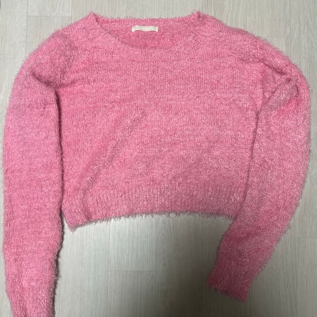 크롭 앙고라니트