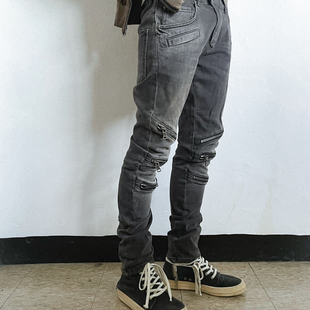 피에르 발망 2010 트리플 지퍼 바이커진