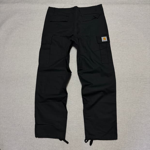 칼하트 WIP 레귤러핏 카고 팬츠