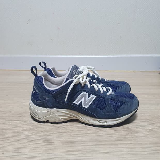 뉴발란스 878 네이비 운동화 240