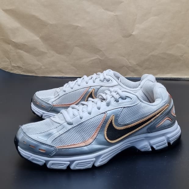 나이키 인시너 레이튼 여성운동화240 