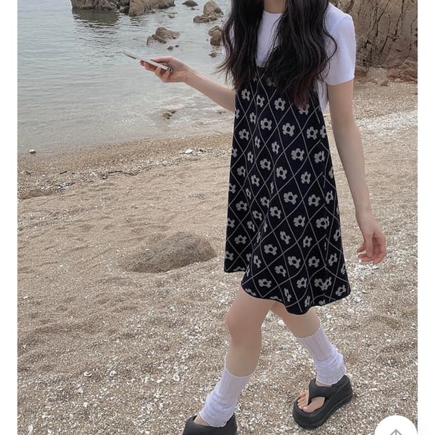 애니원모어 홀터넥 니트 원피스