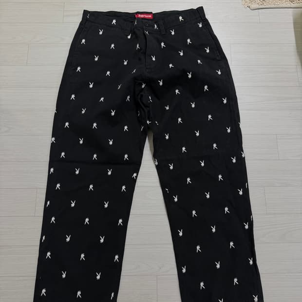 Supreme x Playboy 26ss 치노팬츠 블랙 36사이즈