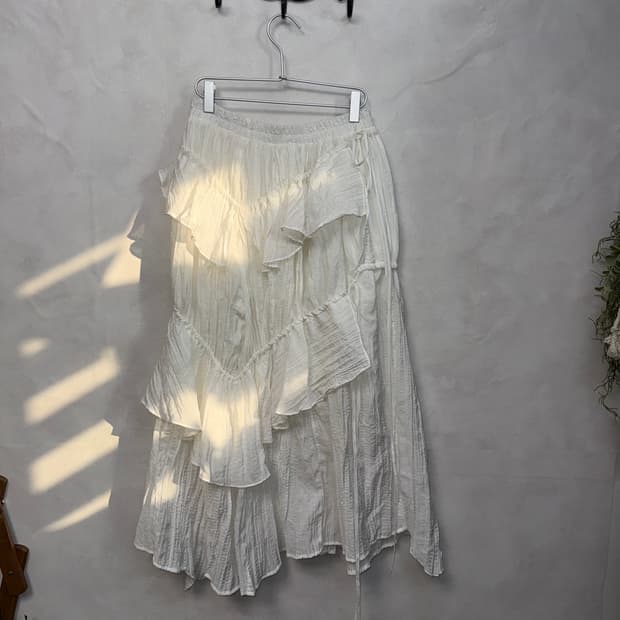 Ivory bohemian ruffle shirring maxi sk