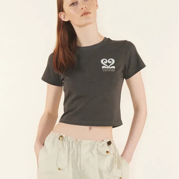 기준 크롭 티셔츠 차콜색