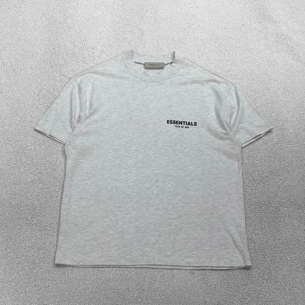 에센셜 피어오브갓 백 로고 반팔티