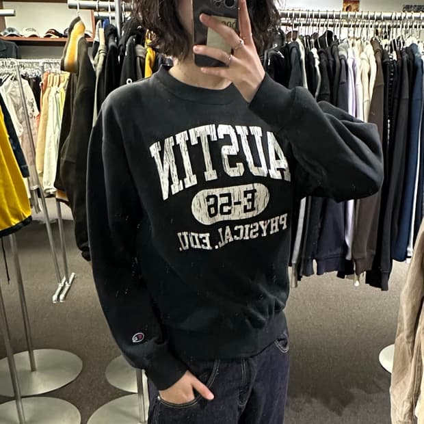 L)챔피온 vintage 오스틴 그래픽 블랙 스웻셔츠