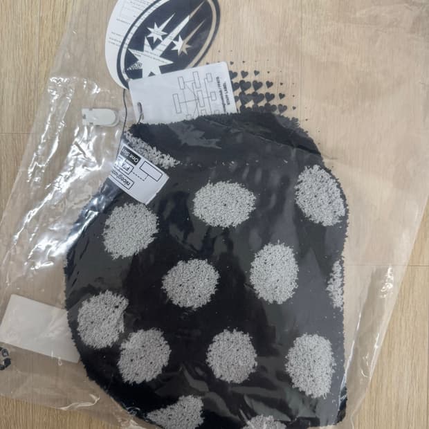 나이스고스트클럽 블랙 도트 니트 비니 모자