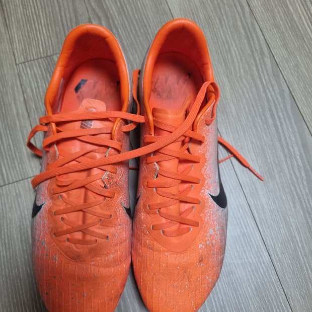 나이키 머큐리얼 베이퍼12