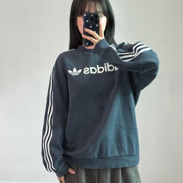 아디다스 네이비 맨투맨