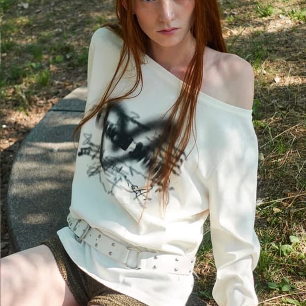 세릭 하트 보트 넥 탑 아이보리